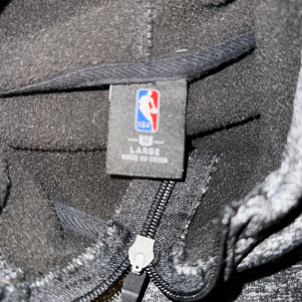 Chicago Bull’s Zip-Up Hoodie - Picture 3 of 3